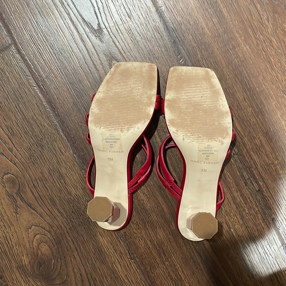 Red Sandal Marc Fisher Heels - Picture 5 of 7